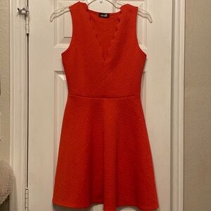 DEE ELLE CORAL V Scalloped Neck SMALL Stretch MINI-DRESS, Textured,  pre-owned